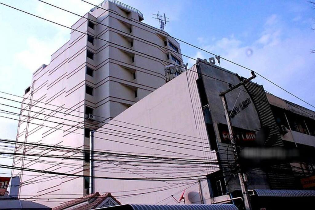 Home At Bazaar Chiang Mai Exteriör bild